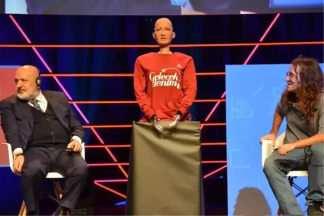 Robot Sophia Stem Zirvesi İçin Türkiye'de