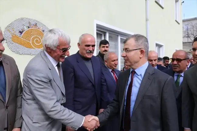Vali Doruk, Şavşat'ta Muhtarlarla Buluştu