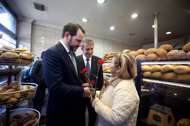 Bakan Albayrak, Sarıyer'de Esnaf Ziyaretinde Bulundu
