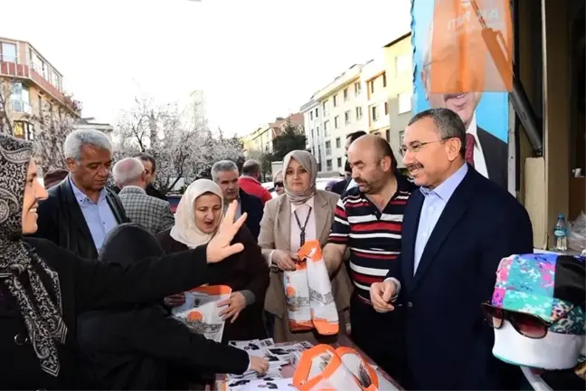 İsmail Erdem Semt Pazarını Ziyaret Etti