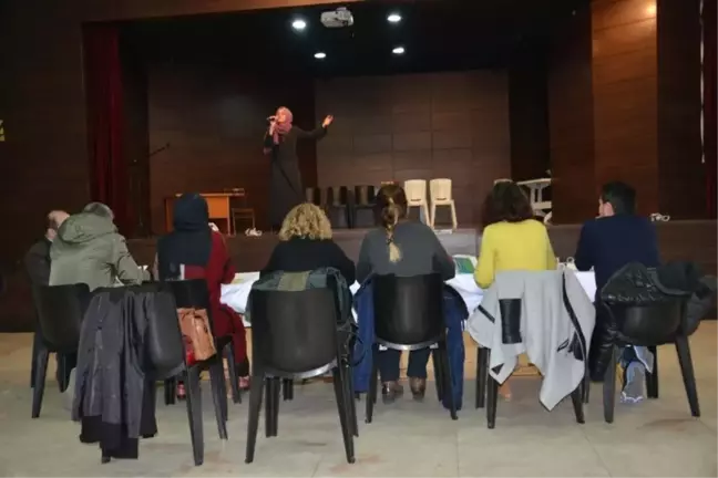 Gediz'de 'Safahat Okuma Yarışması'nın Ön Elemesi Yapıldı