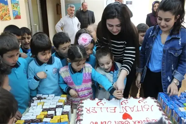 Kyk'lı Öğrencilerden Minik Kardeşlerine Hediye