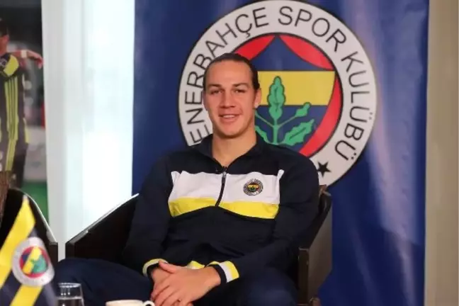 Fenerbahçeli Frey, Almanya'da Ameliyat Oldu