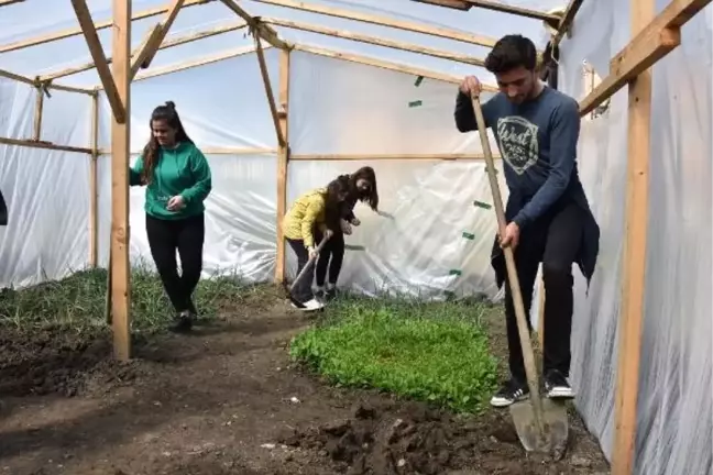 Coğrafya Dersini Çiftçilik Yaparak Öğreniyorlar