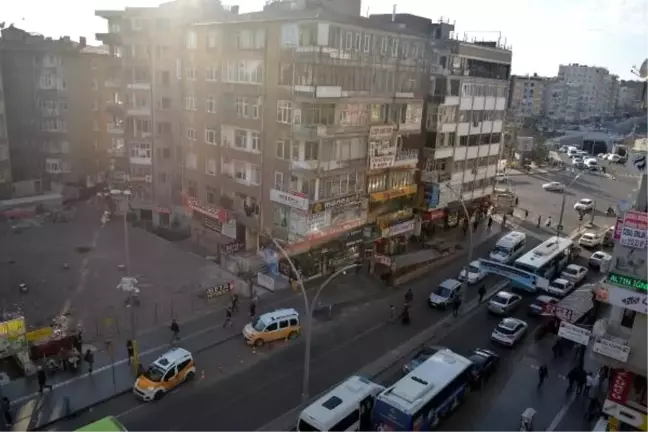 Çocuğuna Araç Camı Sildiren Çifte 'Kötü Muamele'den 5 Ay Hapis
