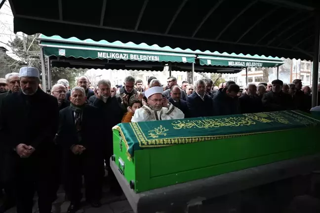 Türk-İş Eski Genel Başkanı Kumlu, Son Yolculuğuna Uğurlandı