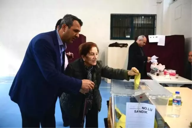 Engelli, Yaşlı ve Bakıma Muhtaç Vatandaşlar da Sandığa Gitti