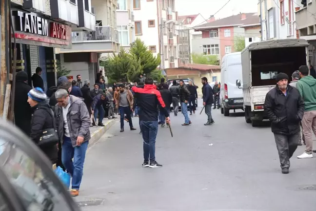 Sancaktepe'de Taşlı Sopalı Kavga