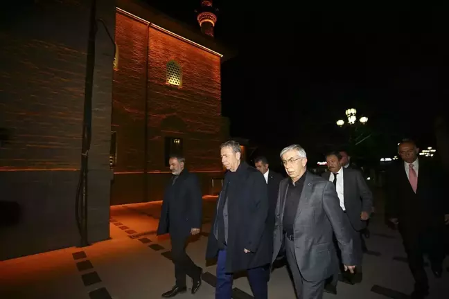Yavaş, Hacı Bayram Camisi'nde Sabah Namazı Kıldı
