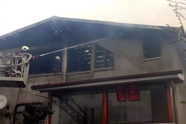 Yufka Pişirirken Evi Yaktılar