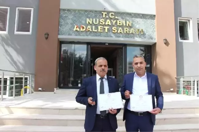 Nusaybin'de Muhtar Seçilen Kardeşler Mazbatalarını Aldı