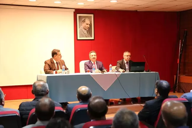 Aksaray Valisi Ali Mantı Muhtarlarla Buluştu