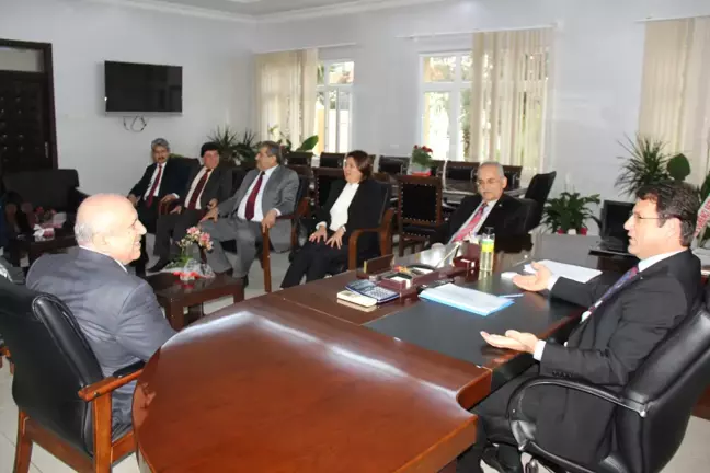 Hatay Birlik Vakfı'ndan Başkan Eryılmaz'a Hayırlı Olsun Ziyareti