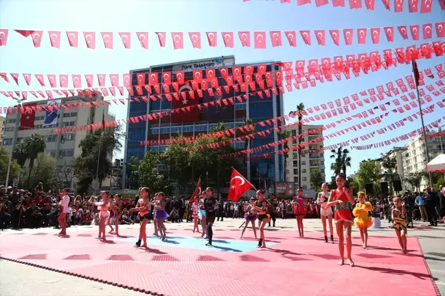 23 Nisan Ulusal Egemenlik ve Çocuk Bayramı Kutlanıyor