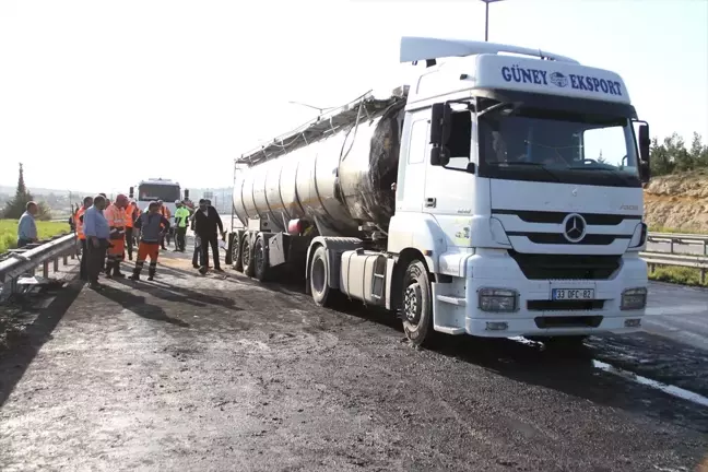 Gaziantep'te Tanker Tıra Çarparak Alev Aldı: 1 Ölü