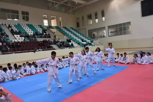 Boyabat'ta Tekvando Kuşak Sınavı Gerçekleştirildi