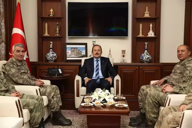 3. Ordu Komutanı Orgeneral İsmail Serdar Savaş, Vali Pehlivan'ı Ziyaret Etti