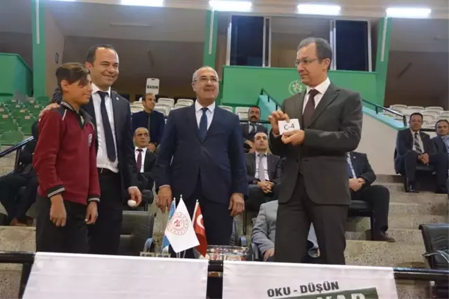 Denizli'de 160 Gence Spor Malzemesi Dağıtıldı