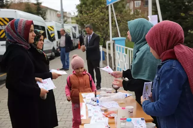 Kadınları Kimyasallara Karşı Bilinçlendirmek İçin Ev Ev Dolaşıyorlar