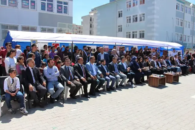 Silopi Halk Eğitim Merkezinden Halay Eşliğinde Yıl Sonu Sergisi