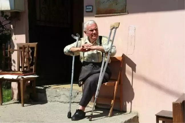Dolandırılan Yaşlı Adama Ataşehir Belediyesi'nden Tekerlekli Sandalye