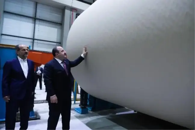 Bakan Varank, Hurda Kağıttan Kağıt Üretecek Tesiste İncelemede Bulundu