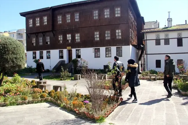 Etnografya Müzesine Ziyaretçi İlgisi