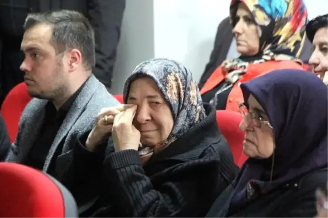 Liselilerin Anneler Günü Etkinliği Şehit Annelerini Ağlattı
