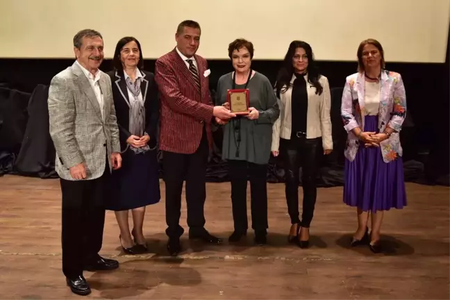 2 Yaka Yarım Aşk' Beğeni Topladı