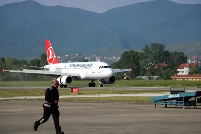THY'nin Zonguldak'a İnen İlk Uçağına, Çiçekli Karşılama