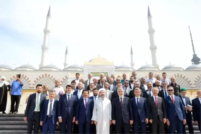 38'inci Dini Yayınlar Fuarı Büyük Çamlıca Camii Avlusunda da Açıldı