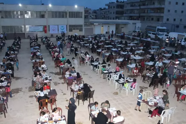 Afrin'de Yetim Çocuklara İftar