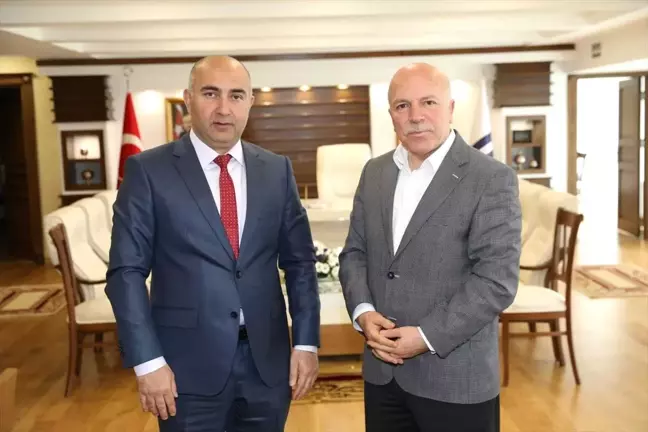 Kars Başkonsolosu Guliyev'den Başkan Sekmen'e Ziyaret