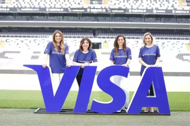 Team Visa'ya katılan ilk Türk kadın futbolcu Didem Karagenç oldu