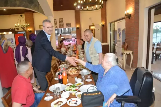 Karacabey'de şehit ve gazi aileleri iftarda buluştu