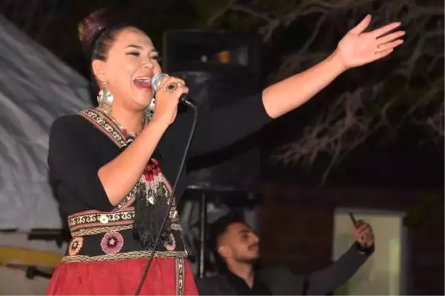 Otağda ilk konser Kırgız sanatçıdan