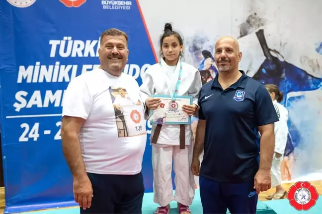 Minik Judocular İzmir'den 4 Madalya İle Döndü
