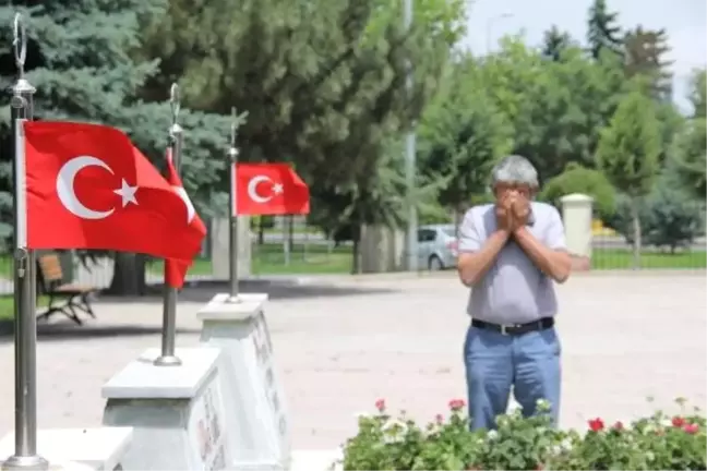 Kayseri'de şehitliğe bayram ziyareti