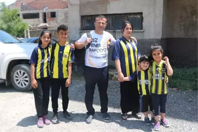 'Fener ol' kampanyasına formalarını satarak destek veren Civan İstanbul'a gitti