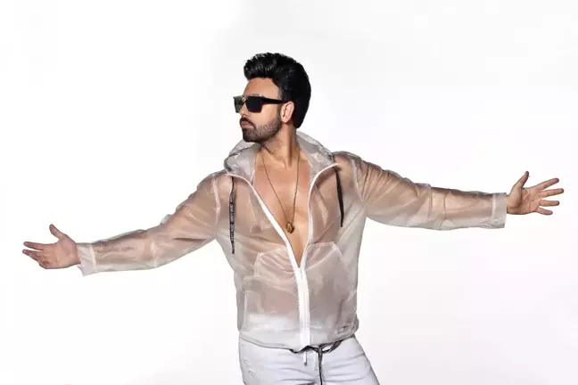 Taha Özer'den Defile Gibi Klip