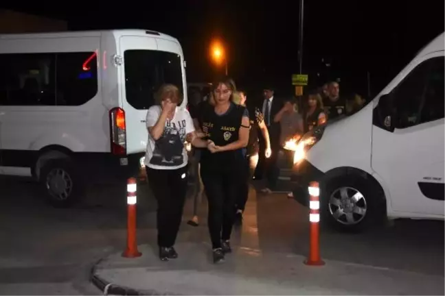 Sarar çiftine dehşeti yaşatan 6 Moldovalı, Türkiye'ye iade edildi (2)