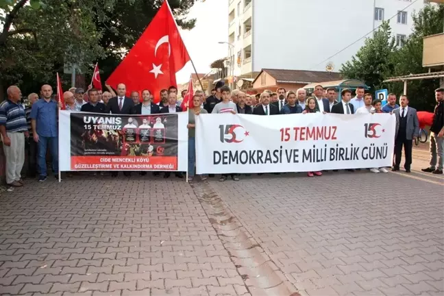 15 Temmuz'da 3 şehidi olan Cide'de demokrasi nöbeti sabaha kadar sürdü