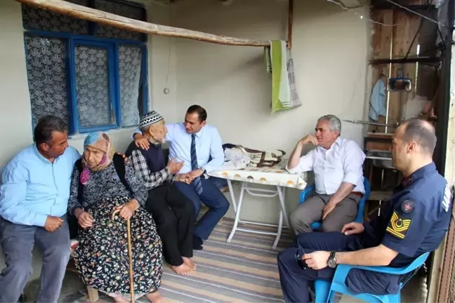 Kaymakam Abbasoğlu ve Başkan Akağaç'tan yaşlılara ziyaret