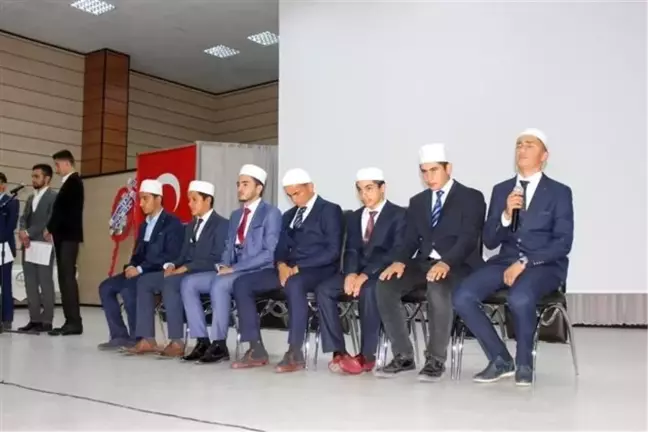 Erzincan'da öğrencilerden Kur'an-ı Kerim tilaveti