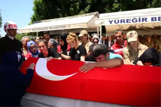 Şehit Sözleşmeli Er Metin Yıldız, son yolculuğuna uğurlandı