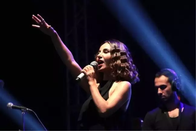 Betül Demir, Devrek'te konser verdi
