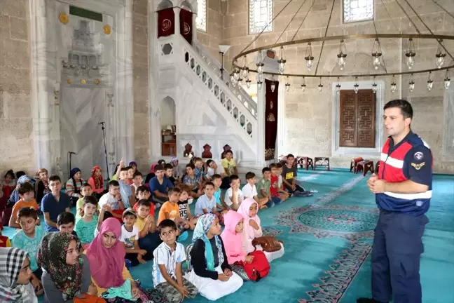 Jandarmadan Kur'an kurslarında trafik eğitimi