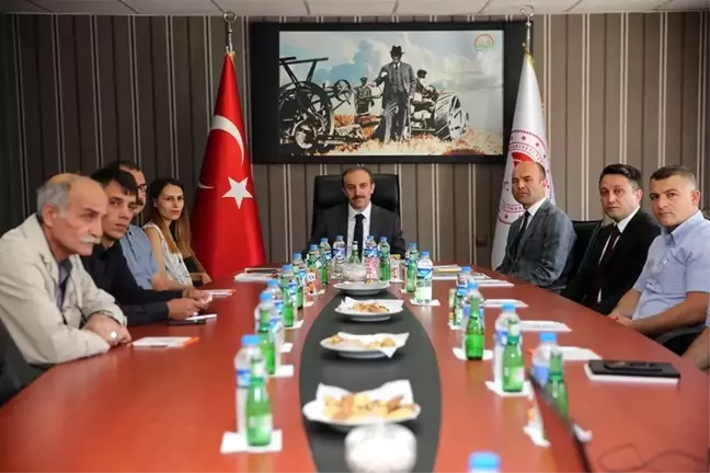 Vali Epcim, Tarım ve Orman İl Müdürlüğü'nde kurum personelinden çalışmaları hakkında bilgi aldı