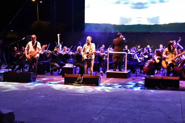 Mor ve Ötesi'nden Bodrum'da senfoni gecesi