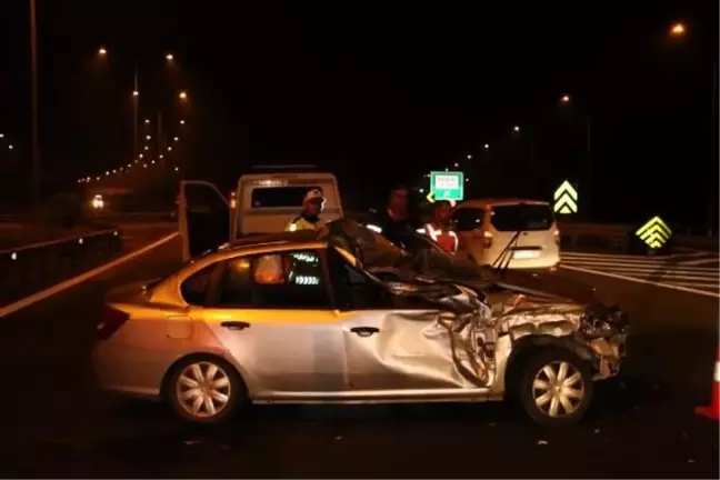 Otomobil TIR'a çarptı: 2 yaralı